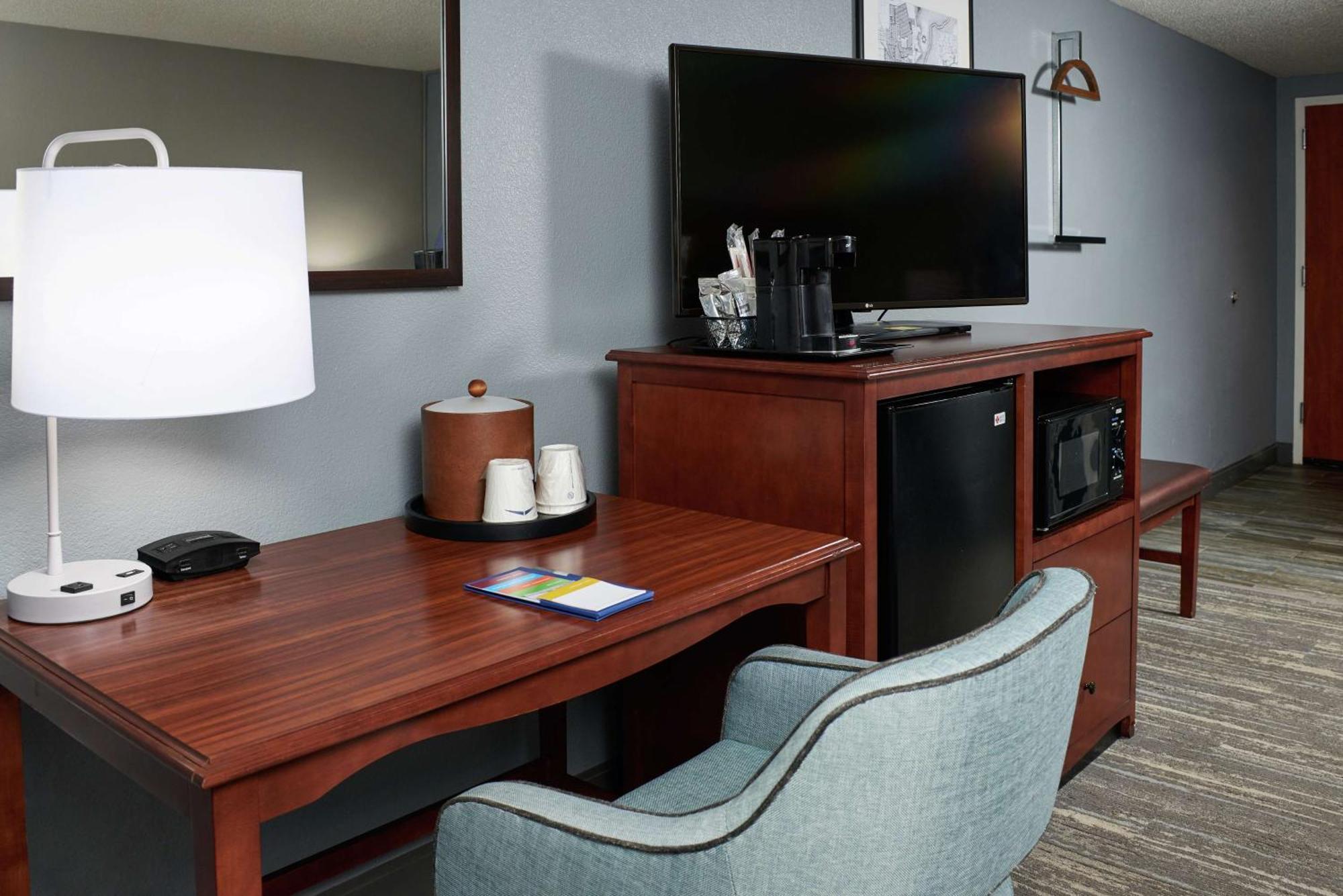 Hampton Inn Бомонт Экстерьер фото